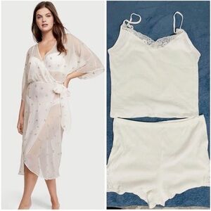 NWT Victoria’s secret Long Embroidered Robe (M/L)+2 pieces top and short size L